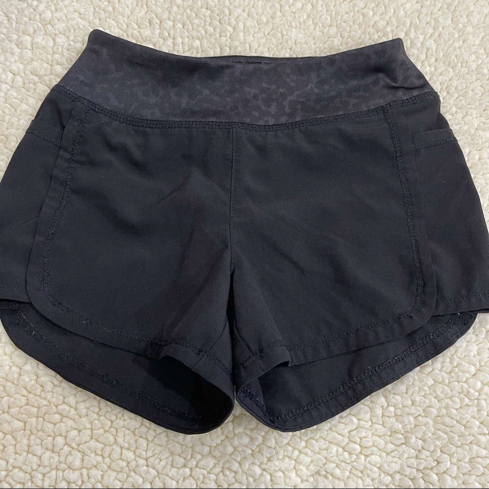 Old Navy Active Wear Dri-Fit Black Shorts
Size 4 / 5 XS 
Pocket on both sides - Picture 2 of 7